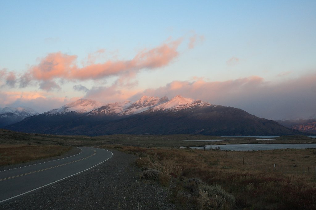 22-The road to Puerto Bandera in the early morning.jpg - The road to Puerto Bandera in the early morning